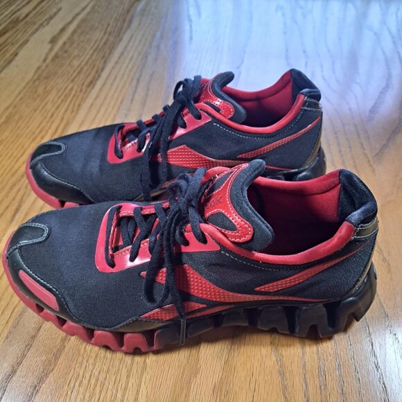 REEBOK ZIGTECH LOW-CUT WOMEN'S RUNNING SHOES BLACK RED SIZE 9 - Picture 1 of 8